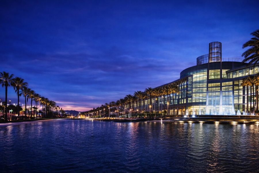 MDM West 2026 Banner Advanced Optowave background